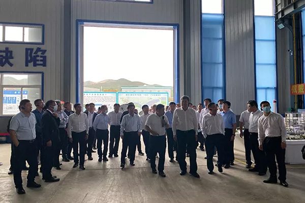 內(nèi)蒙古自治區(qū)黨委常委、通遼市委書記孟憲東攜考察團到一諾環(huán)境考察指導